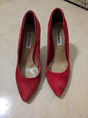 Steve Madden pumps like new, classic red suede, size 38
