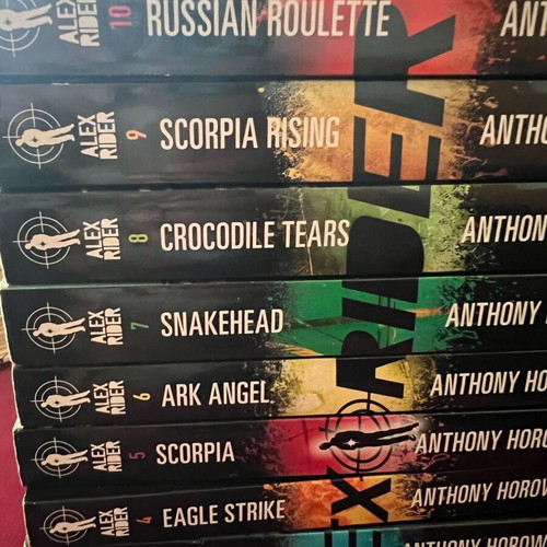 Alex Rider book series 3-10 like new, English, 8 volumes