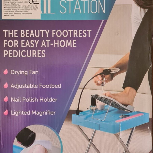 Pedicure table with fan and magnifying glass brand new