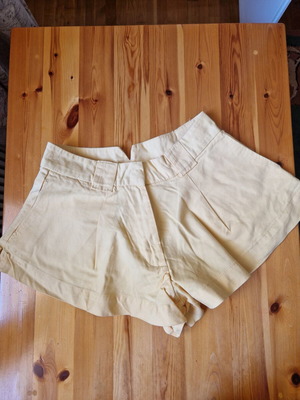 Calliope shorts new, size S, lemon color