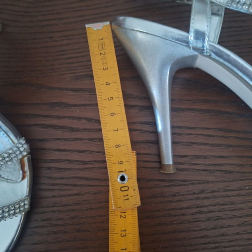 Silver sandals size 38 like new with sequins