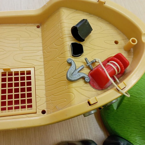 Pirate ship used with buildable island and cargo hold