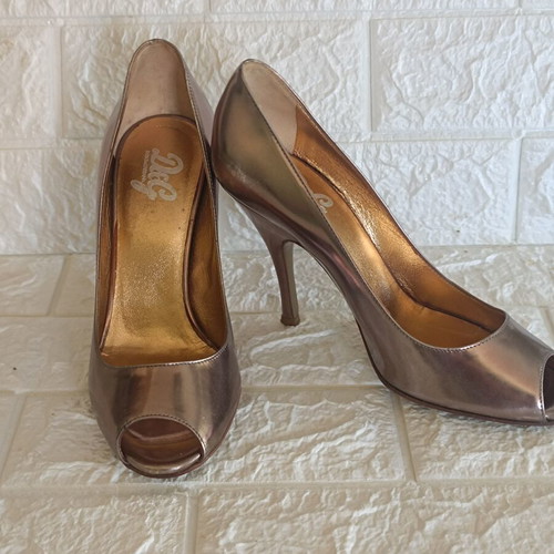 Dolce & Gabbana peep toe metallic heels used, size 37, gold