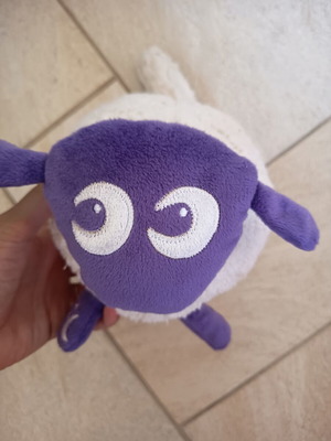 Plush sleep aid with white noise and soft melody like new