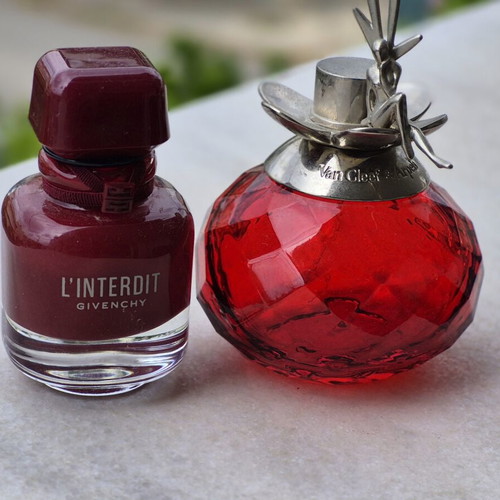 Perfume bottle set used, red shades, standard size, authentic