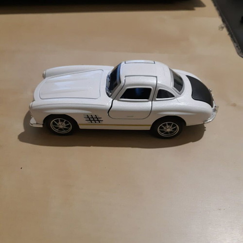 Mercedes 300SL toy cars pack of two, new, 1/32 scale