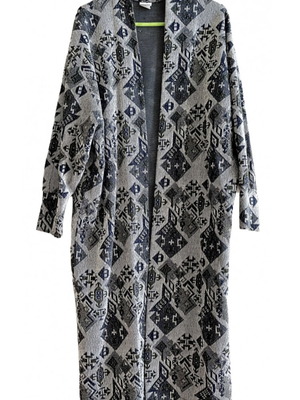 Kimono overcoat like new one size with embossed knit and boho pattern