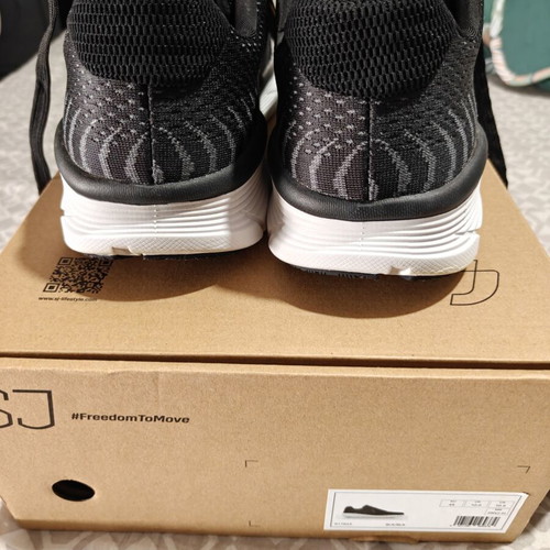 Safety Jogger Athletic Shoes like new, size 44, black and white