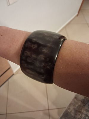 Bracelet used black, thickness 5 cm