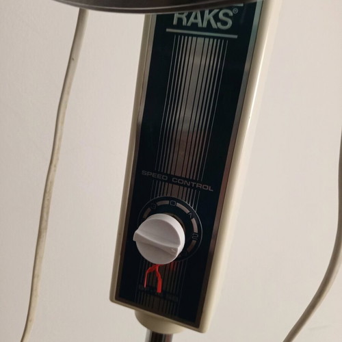 Telescopic pedestal fan used with three speeds