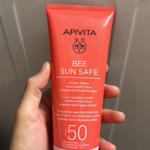 Apivita Bee Sun Safe Hydra Fresh Face and Body Milk SPF 50 new 200ml