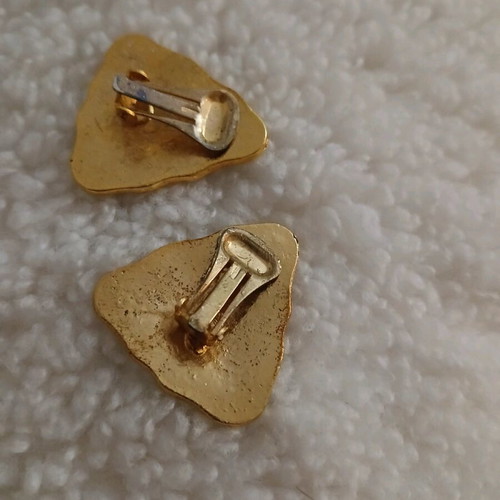 Vintage clip-on earrings gold plated like new