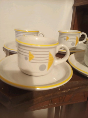 Φλιτζάνια και κούπες μεταχειρισμένα, σετ 6 φλιτζανιών με πιατάκια και 3 κούπες vintage