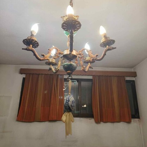 Vintage chandelier like new