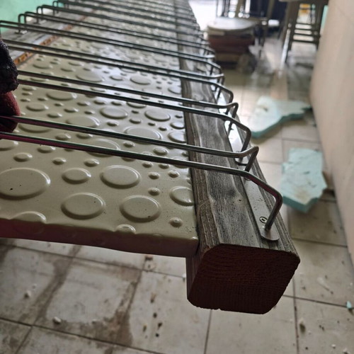 Raga bar glass holder 2.5m with 25 bases for about 120 glasses like new