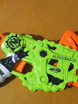 Nerf Zombie Strike Alternator Blaster μεταχειρισμένο, άριστη κατάσταση, χωρίς σφαίρες