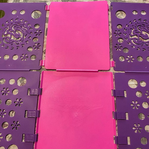 Clothes folding device like new
