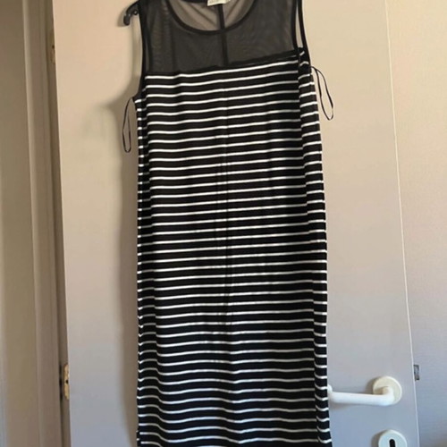 Sleeveless long dress Mudo Collection like new, size 40, black and white
