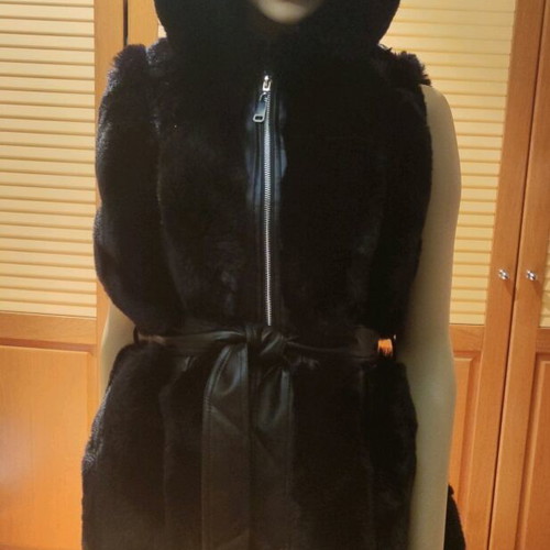 Faux fur γιλέκο με ζώνη και κουκούλα Celestino νέο, μέγεθος Μ
