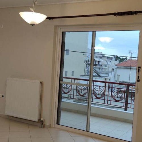 Διαμέρισμα 63 τ.μ. β' ορόφου με 2 υπνοδωμάτια, 2 μπάνια, πάρκινγκ και αποθήκη
