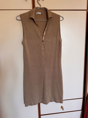 Dress blouse gold like new, size M