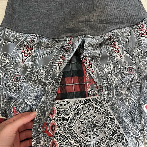 Vintage satin Italian skirt with pattern gray like new