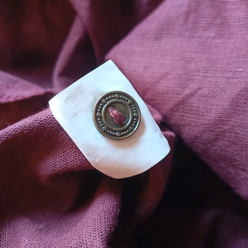 Linen shirt like new, long red with metal buttons, XL