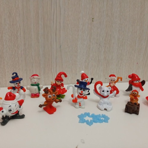 Kinder Surprise Joy Christmas figures used, set