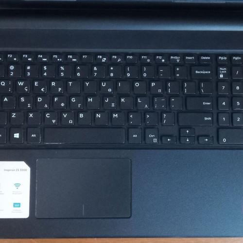Dell Inspiron 3576 laptop i5 8250U 8GB RAM 750GB HDD AMD Radeon 520