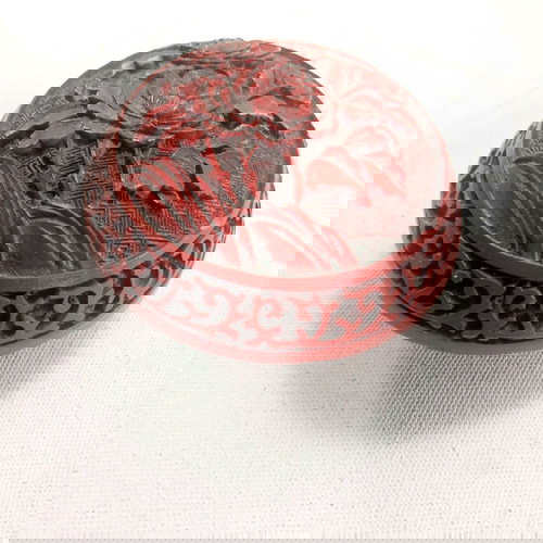 Σκαλιστό ξύλινο κουτάκι μεταχειρισμένο, διάμετρος 8.5εκ.