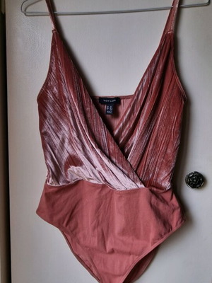 New Look bodysuit pink like new, size Large