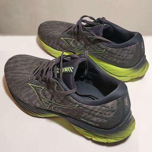 Mizuno Wave Rider 26 running shoes size 44.5 like new, gray