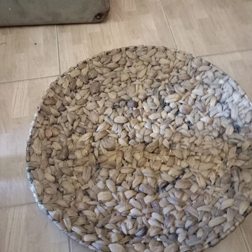 Woven plate like new, large, 51 cm diameter