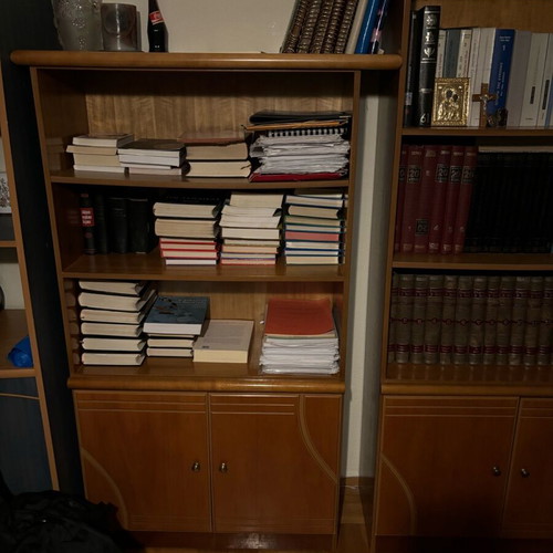 Bookcases like new with closed cabinets, set of 2 pieces