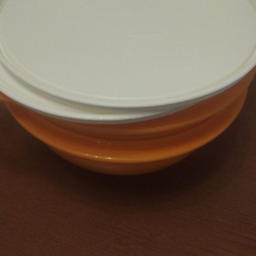 Tupperware plastic orange bowls, 1.4 liters, set of 2
