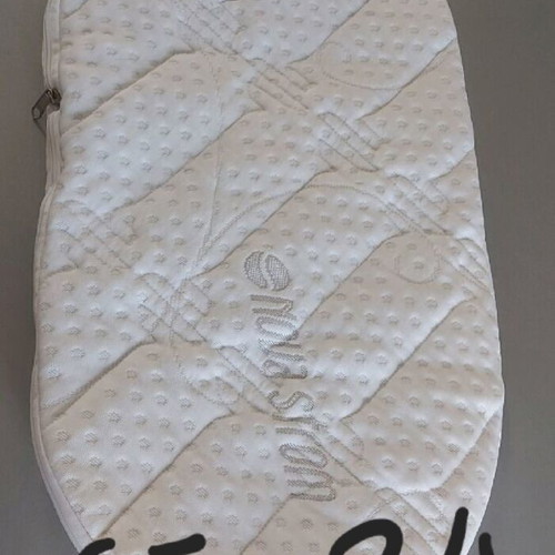 Bassinet mattress protector with zipper like new, 65×34 cm