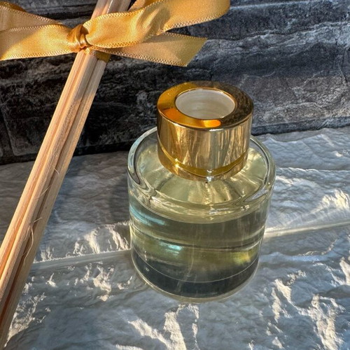 Citrus & Spices room diffuser new with 5 fiber sticks