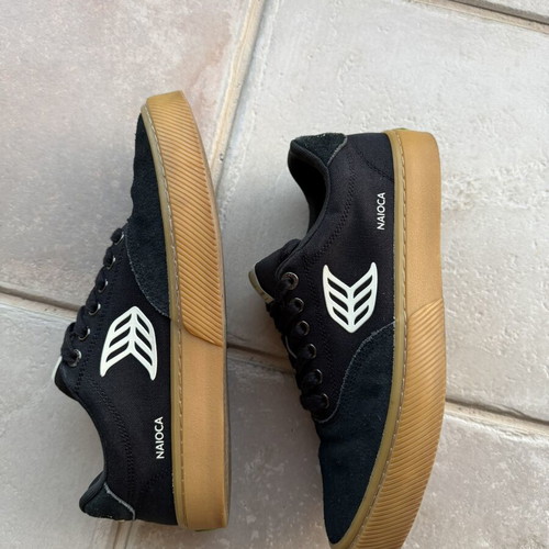 Cariuma Naioca Pro sneakers used size 42 black with rubber sole