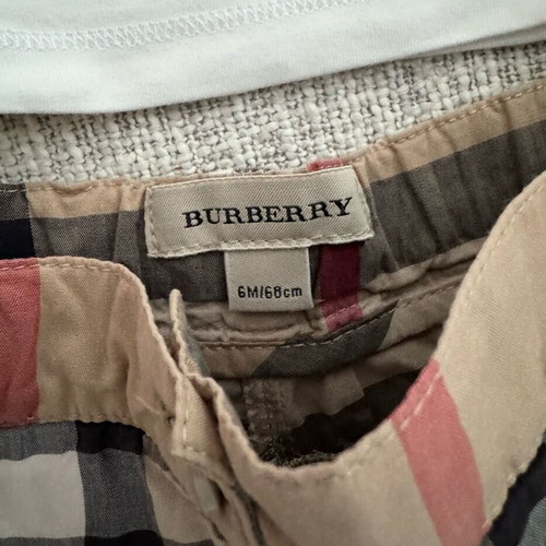 Burberry baby clothing set size 6 months like new