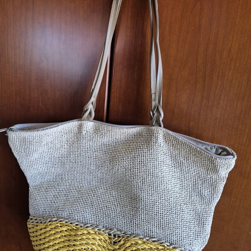 Vintage straw bag used in good condition