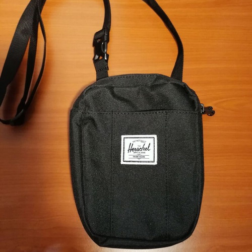 Herschel shoulder bag like new, black