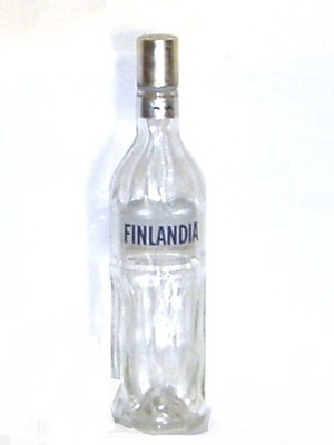 Συλλεκτική περίτεχνη γυάλινη φιάλη vodka Finlandia χωρίς περιεχόμενο