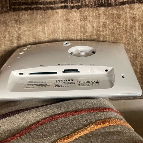 Philips digital photo frame like new, 8-inch screen
