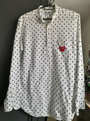 Πουκάμισο Comme des Garçons Play με πουά, μέγεθος M μεταχειρισμένο