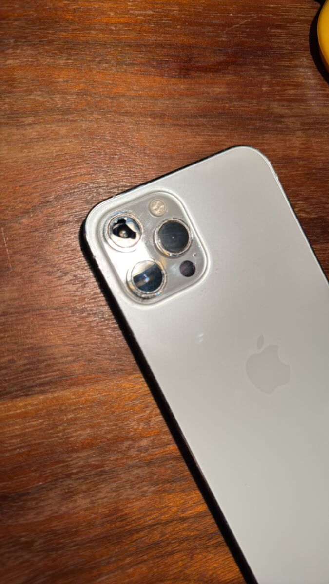 iPhone 12 Pro Max like new, 256GB,… - € 300,00 - Vendora.cy