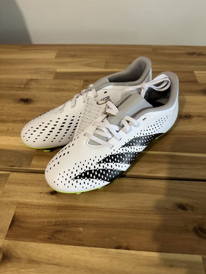 Παπούτσια Adidas Predator ποδοσφαιρικά καινούργια, νούμερο 41,5, άσπρα
