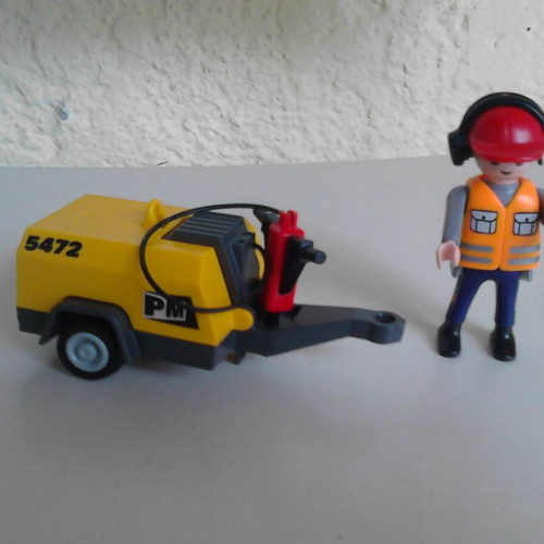 Playmobil 5472 Worker with Compressor like new, complete set