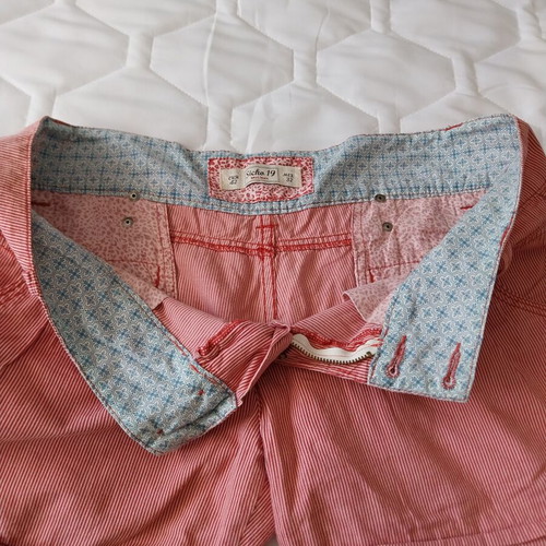 Sisco 19 shorts like new, size XL, red and pink