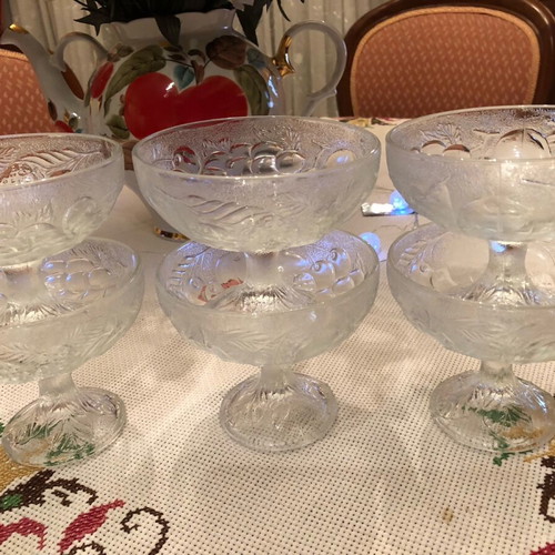 Ice cream glasses like new with cheerful fruit designs