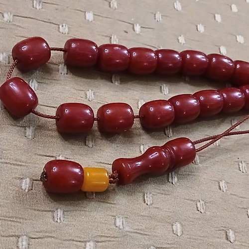 Mastic komboloi worry beads, bakelite, 18 beads